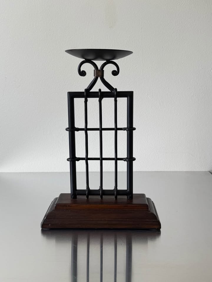 Abstract Shape Iron Pillar Candle Holder