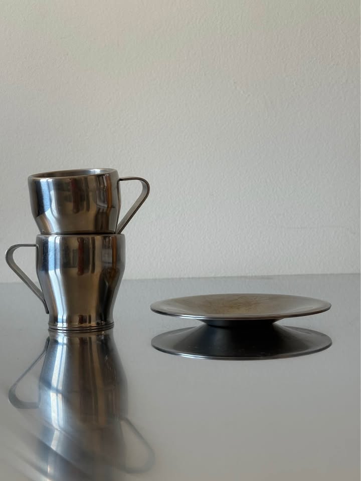 Set of 2 Stainless Steel Espresso Cups With Plates