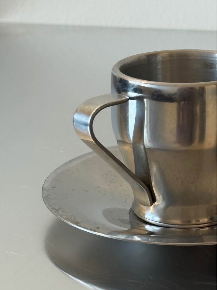 Set of 2 Stainless Steel Espresso Cups With Plates