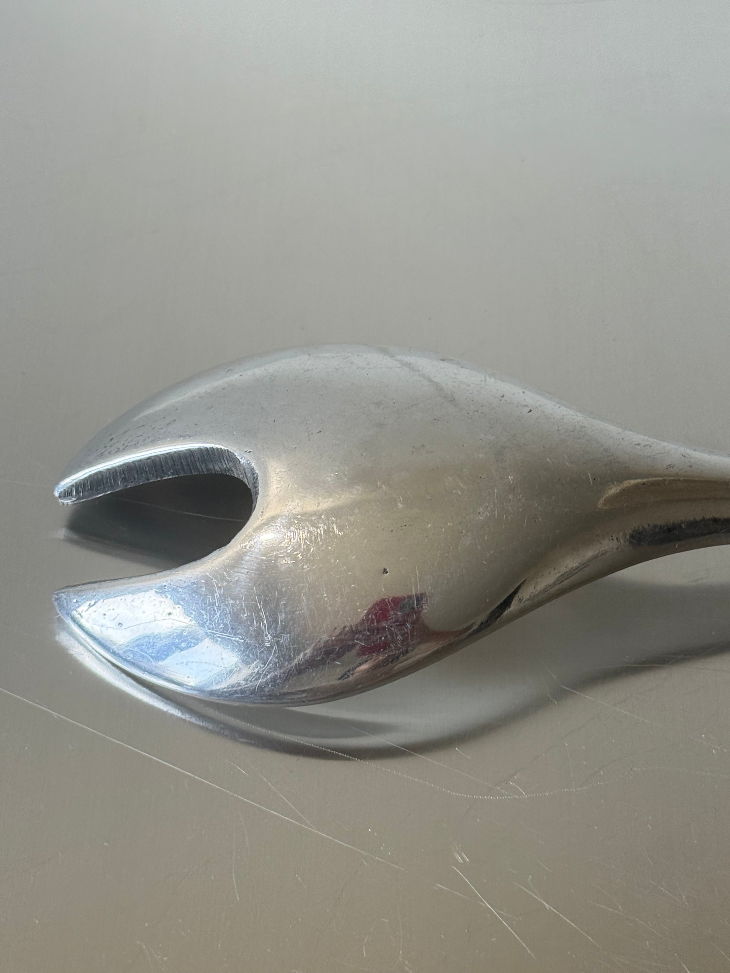 Mariposa Aluminum Salad Serving Fork 1995 Vintage Grapes Tong