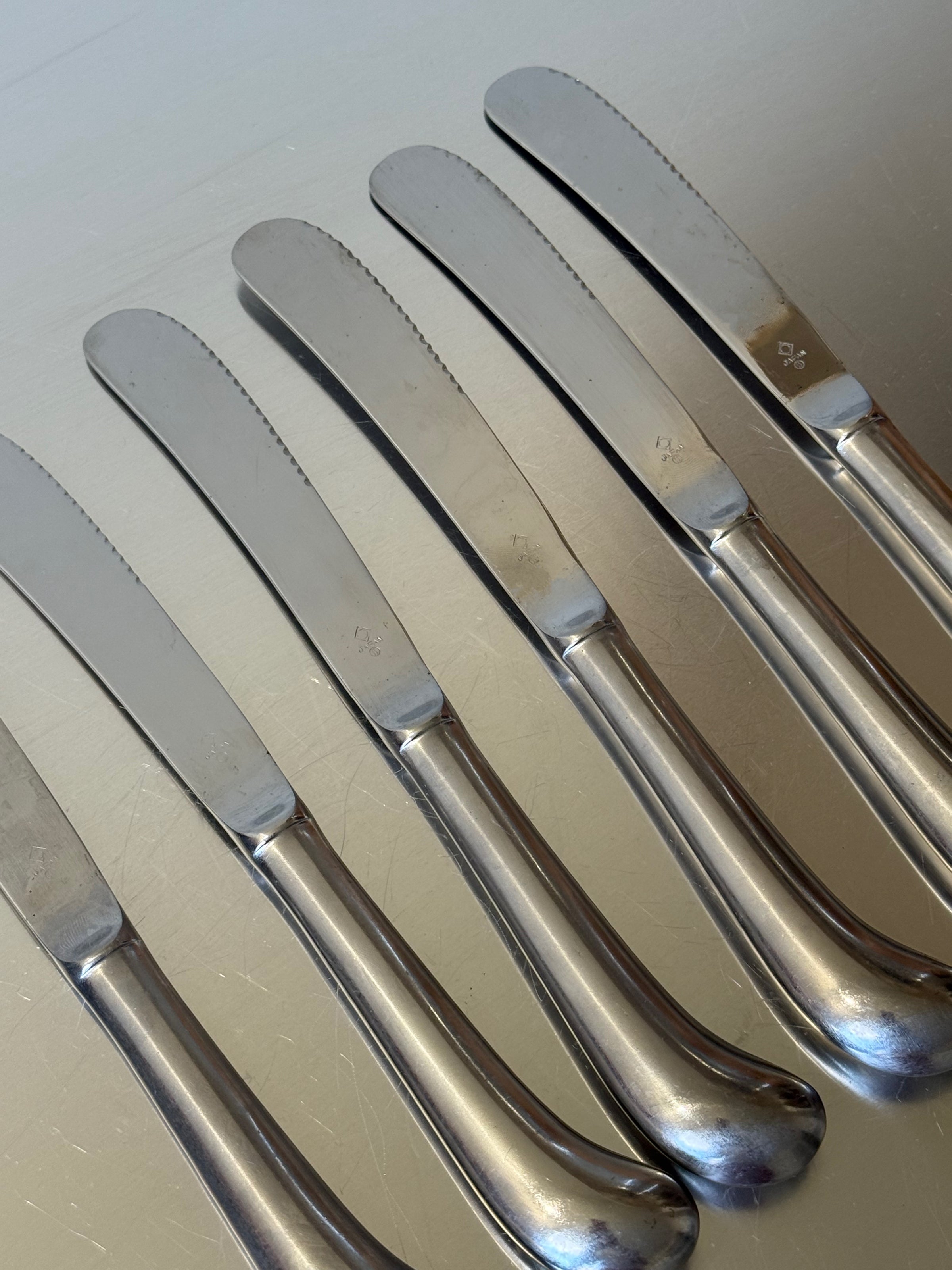 Set of 6 vintage colonial butter knives
