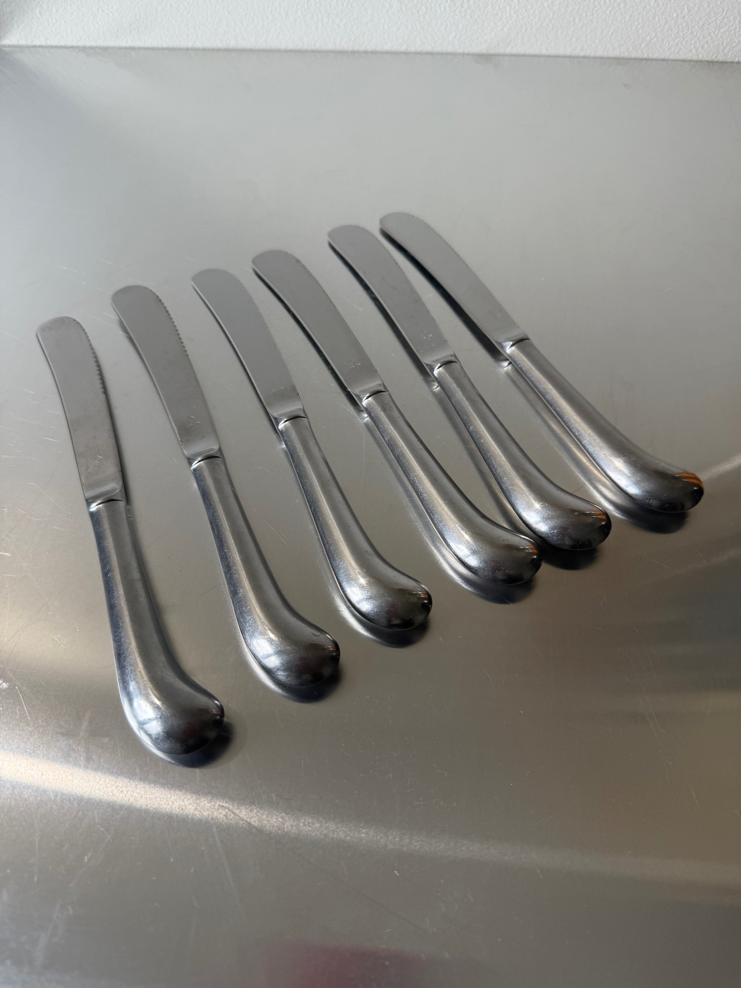 Set of 6 vintage colonial butter knives