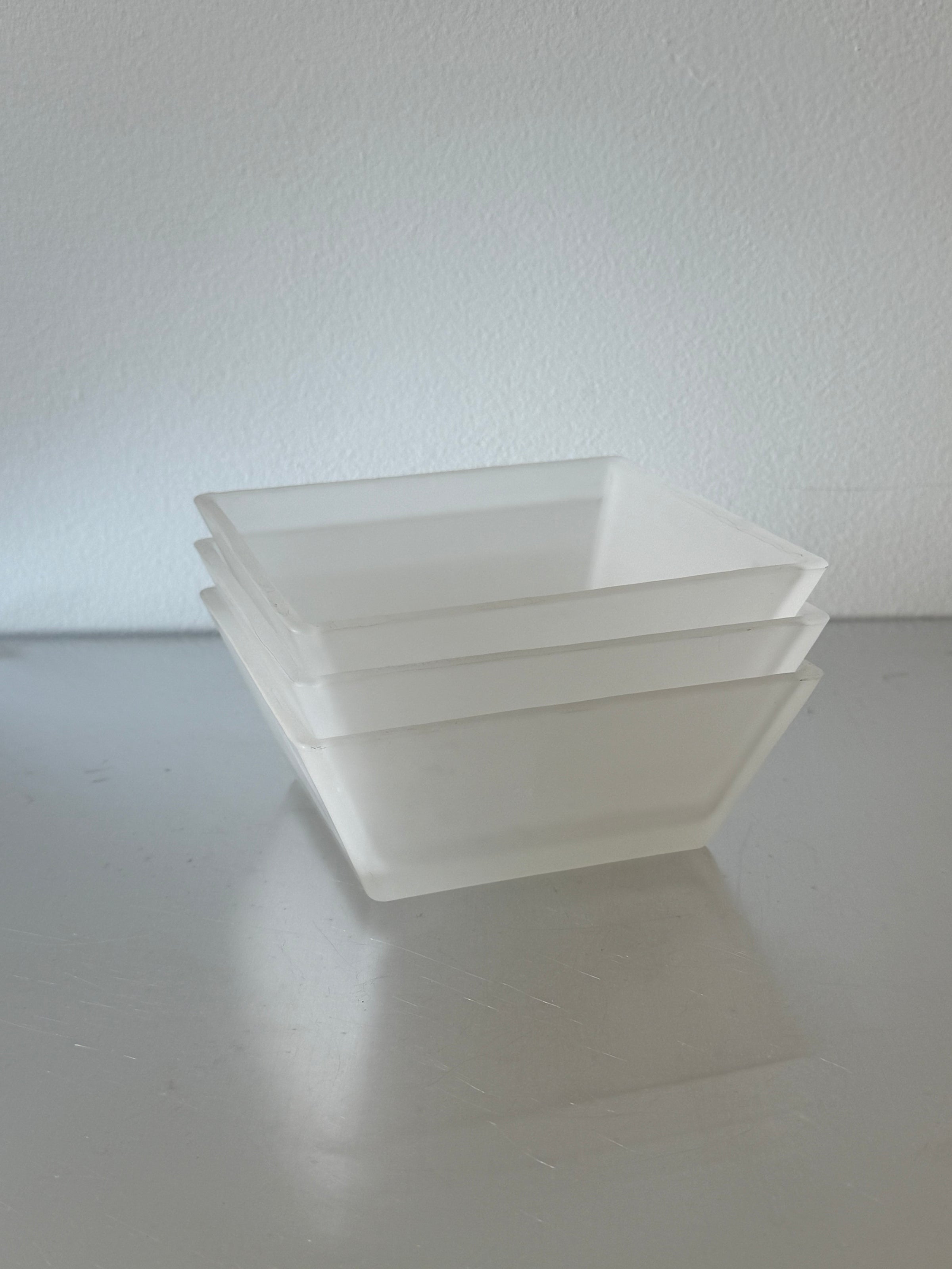 Set of 3 crystal frosted bowls