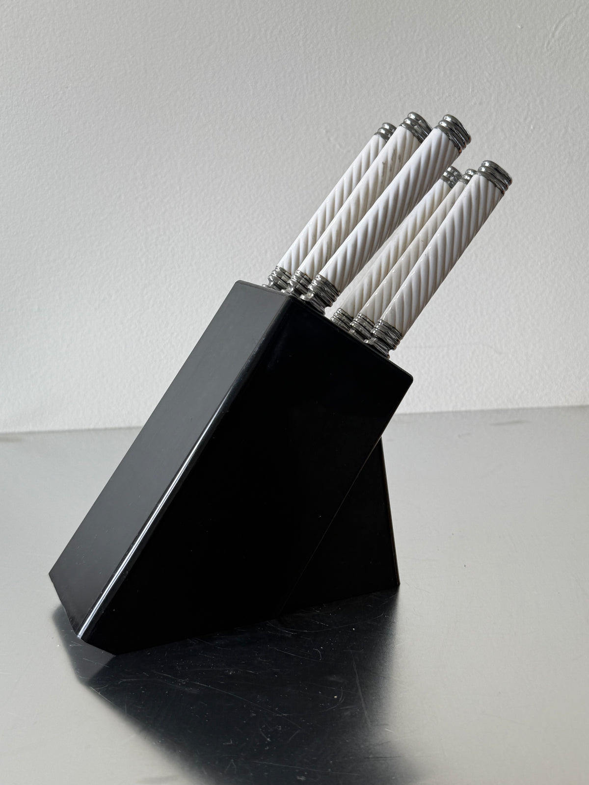 Vintage Mikasa Acryclic Knives Bloc