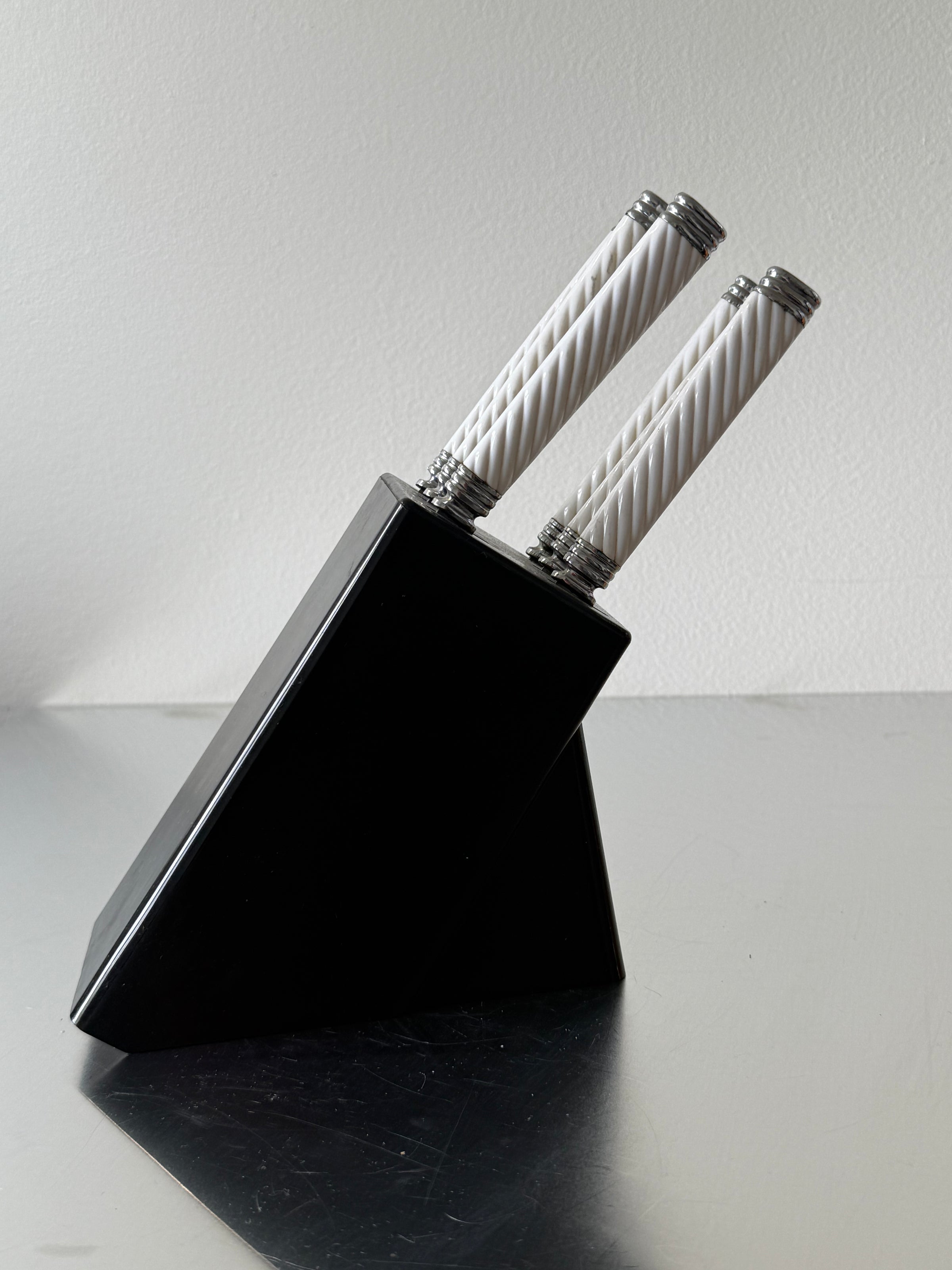 Vintage Mikasa Acryclic Knives Bloc