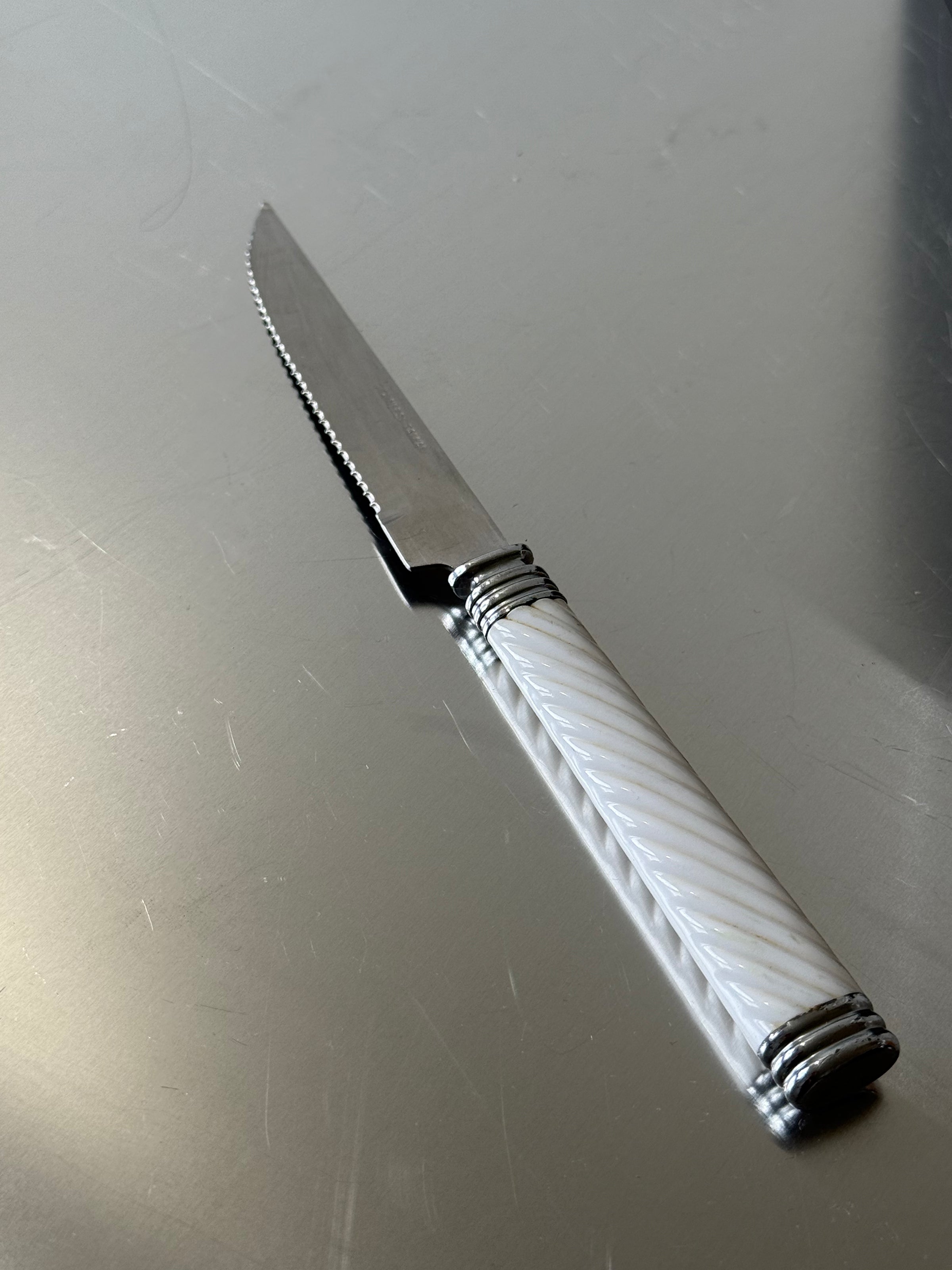 Vintage Mikasa Acryclic Knives Bloc