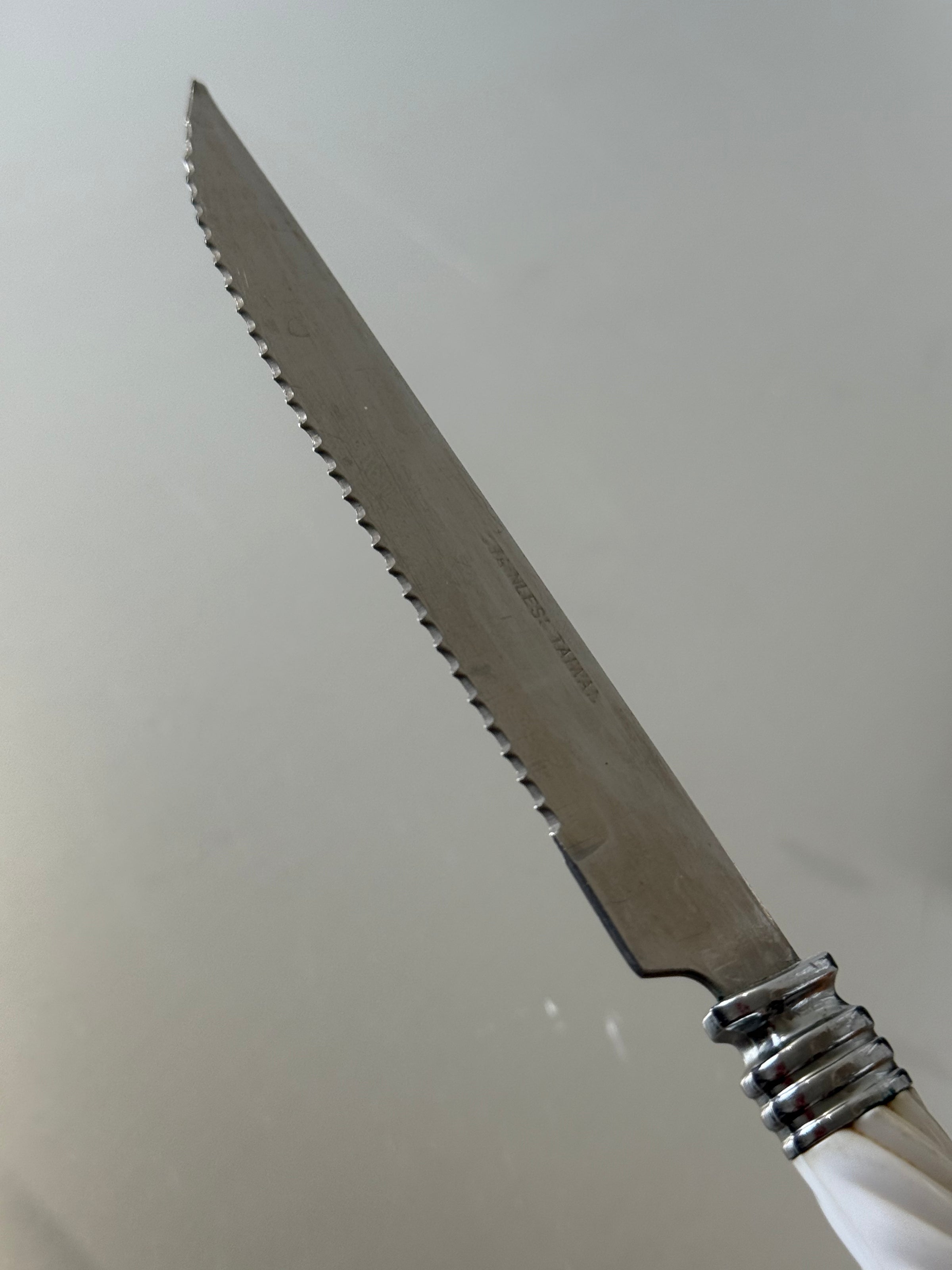 Vintage Mikasa Acryclic Knives Bloc